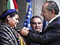 Condecoran con Águila Azteca a Rigoberta Menchú