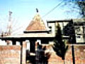 Govt bans sale of Kashmiri pandits&#039; temples