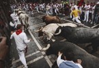 10 injured in fourth day at running of the bulls