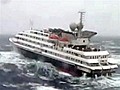 Massive waves rock Arctic cruise ship