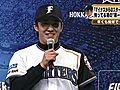 斎藤佑樹投手、北海道日本ハム入団会見　「2011年優勝メンバーになれるよう頑張る」