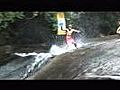 Surfe na Cachoeira da Toca,  em Ilhabela (SP)