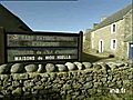 Roger GICQUEL visite la maison ouessantine traditionnelle de la fin du 19ème siècle