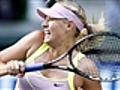 Sharapova vence y sigue