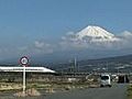 軽自動車と富士山と新幹線