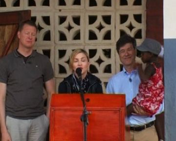 Madonna in Malawi con la famiglia