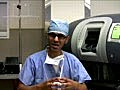 Robotic surgery to remove a kidney tumor