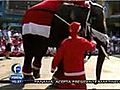 Elefantes vestidos de Santa Claus en Tailandia