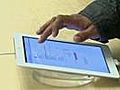 Big crowds line up for iPad 2