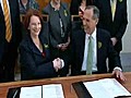 Gillard locks agreement with Greens