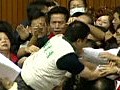 台灣藍綠立委審議ECFA大打出手