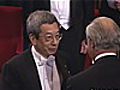 Roger Y. Tsien receives his Nobel Peace Prize