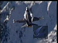 Les Alpes en F/A-18 et en majesté, transformée par l&#039;avion et sa puissance.