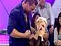 El beso de Rafa Mora a Karmele