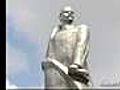 Tajik city topples huge Lenin statue