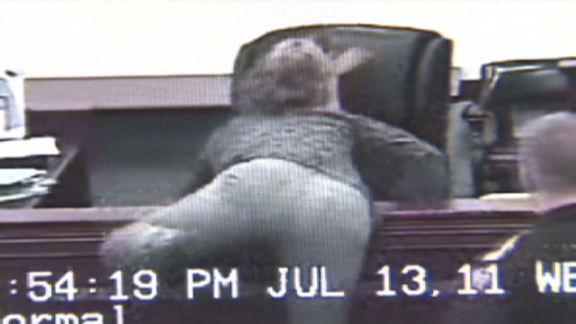 On camera: Woman attacks judge in court