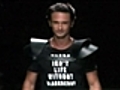 Rodrigo Santoro sorprende en desfile en Brasil