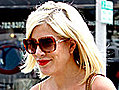 Tori Spelling Goes Fabric Shopping