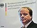 Der Mann mit der Mütze - Entwicklungsminister Niebel auf neuen Wegen