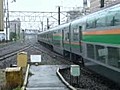 東海道線 E233-3000 駅に進入