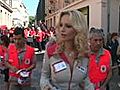Croix Rouge : Adriana Karembeu dans les rues de Nîmes