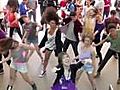 7Live: Click: Flash mob takes over LA Mac store