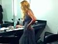 Beyonce sings in dressing room