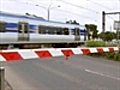 Drivers to be warned of oncoming trains