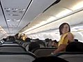 رقص المضيفة في الطائرة
