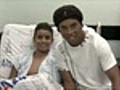 Ronaldinho Gaúcho visita sobreviventes do massacre na escola Tasso de Oliveira