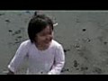 2009GW　辻堂海浜公園の海辺ではしゃぐ子供達