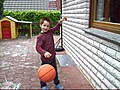 13.05.2009 Alex und sein neuer Basketballkorb