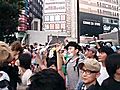 「6.11 新宿・原発やめろデモ!!!!!」新宿駅東口前での様子（１）