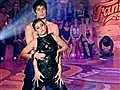 Ariadna y Omar bailan funky