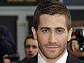 Jake Gyllenhaal gets naked