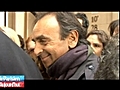 Zemmour arrive souriant et serein devant le tribunal