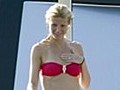 E! News Now - Gwyneth Paltrow Rocks Bikini Bod