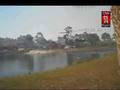 [Video] Helicopter fills bucket with pond water to drop on Florida wildfires