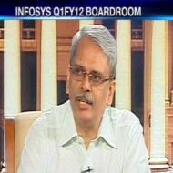 Infosys net down 5.4%; sees 2.5% fall in FY12 margins