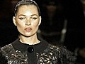 Kate Moss überrascht bei Louis Vuitton