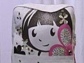 Famosos diseñan mochilas por una causa benéfica