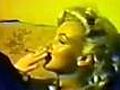 Marilyn Monroe,  fumando marihuana