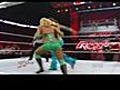 WWE : Monday night RAW : Tag team action divas : LayCool vs The Bella Twins (04/10/2010).