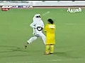 الراجل ابو جلابيه يظهر فى الملاعب السعوديه