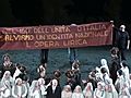 Nabucco,  protesta contro il tagli alla fine dell’opera