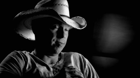 Kenny Chesney - Somewhere With You (Interview)