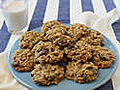 How to Make Vegan Oatmeal Raisin Cookies