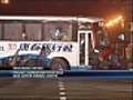 Police in Manila surround hostage bus