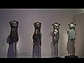 Exhiben trajes de alta costura diseñados para el espectáculo