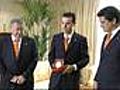 Ibarretxe recibe a Samuel Sánchez, oro en Pekín